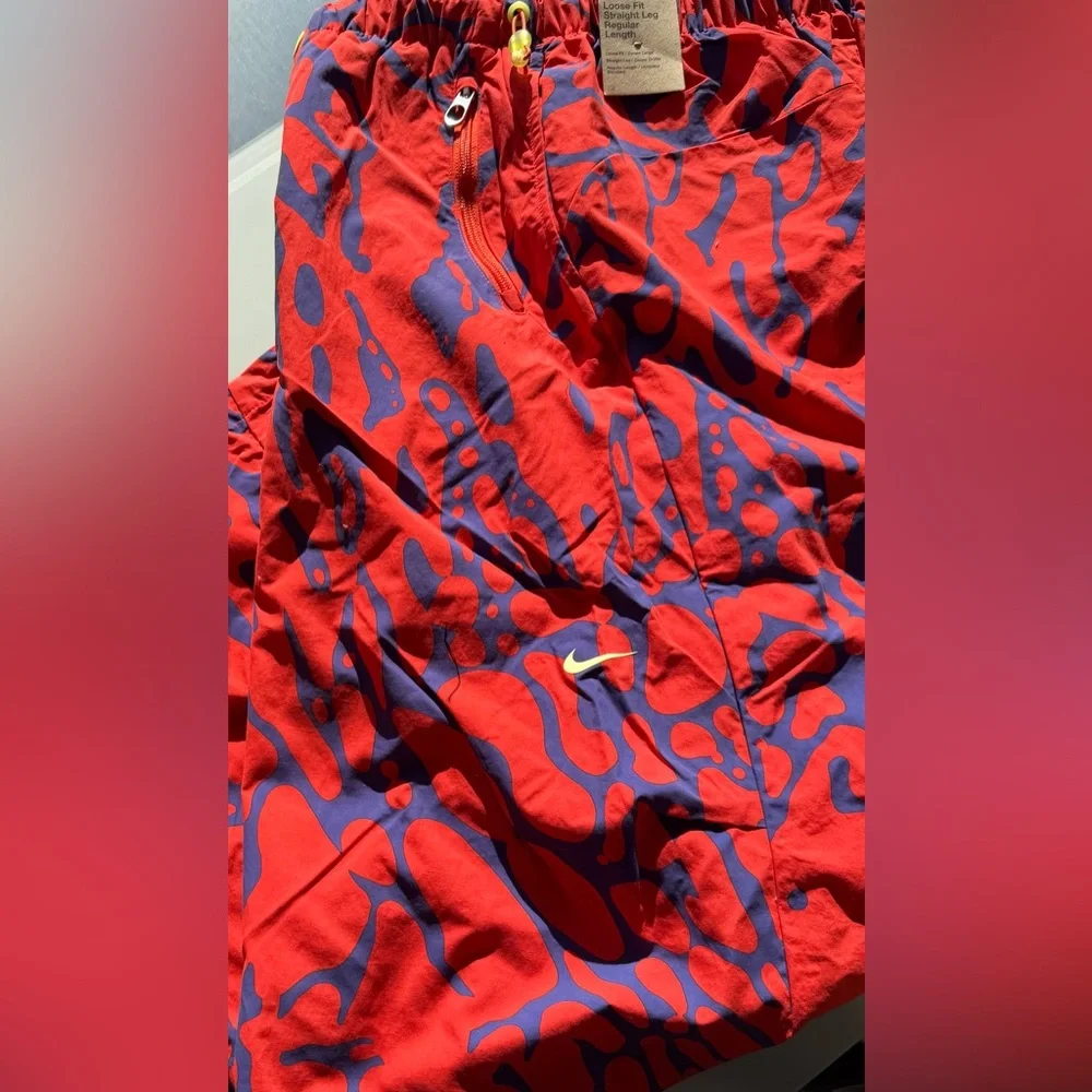 Nike bold patterned